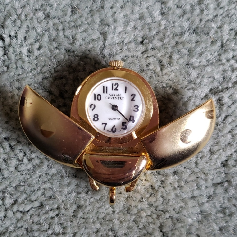 EUC Sarah Coventry ladybug pendant watch